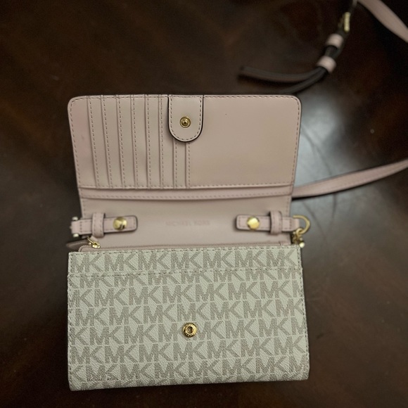 Michael Kors Crossbody/Wallet - Picture 2 of 3
